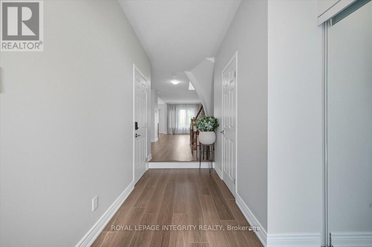 2018 Winsome Terrace, Ottawa, Ontario  K4A 4Y4 - Photo 5 - X12431836