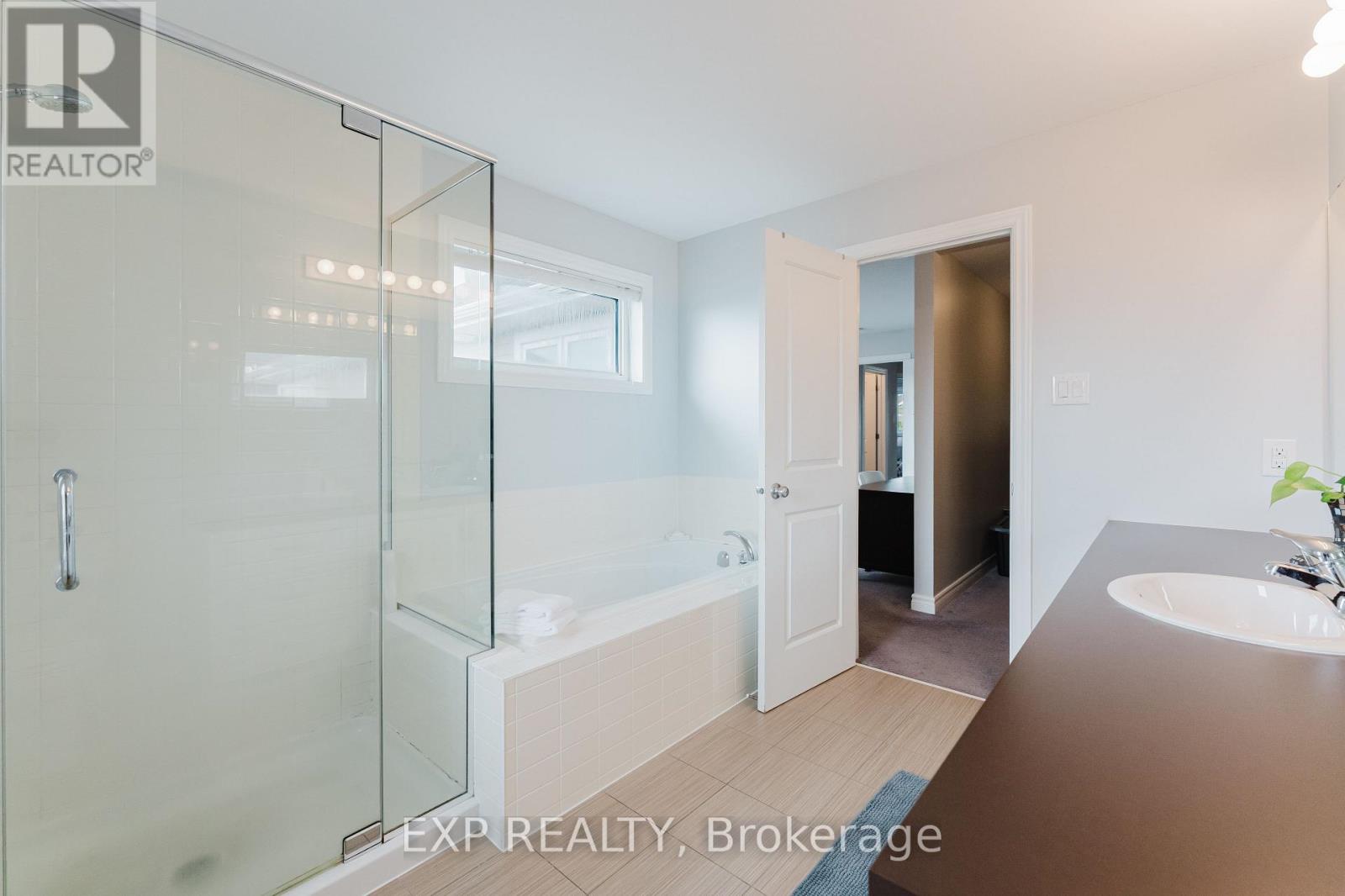 400 Sweetflag Street, Ottawa, Ontario  K2J 5Y6 - Photo 23 - X12431917