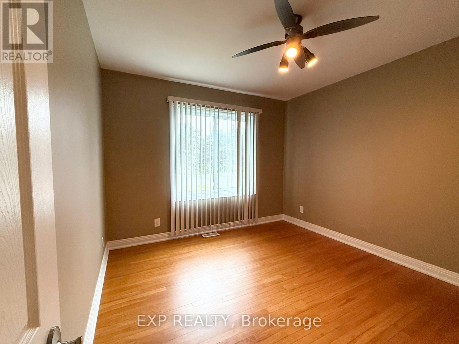 Unit A - 837 Blair Road, Ottawa, Ontario  K1J 7M6 - Photo 11 - X12431932