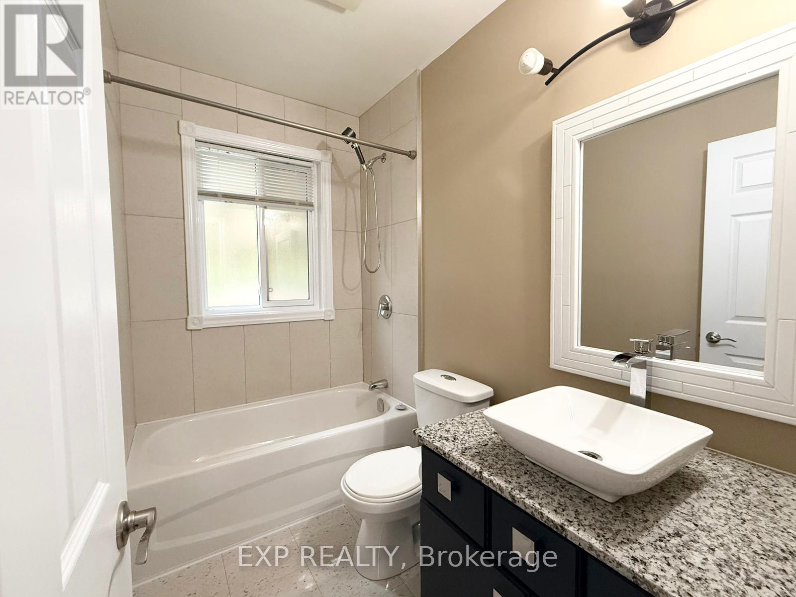 Unit A - 837 Blair Road, Ottawa, Ontario  K1J 7M6 - Photo 13 - X12431932