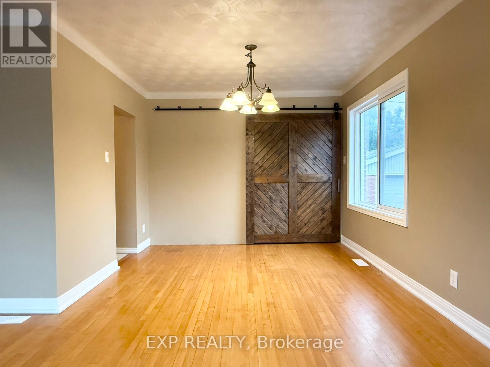 Unit A - 837 Blair Road, Ottawa, Ontario  K1J 7M6 - Photo 4 - X12431932