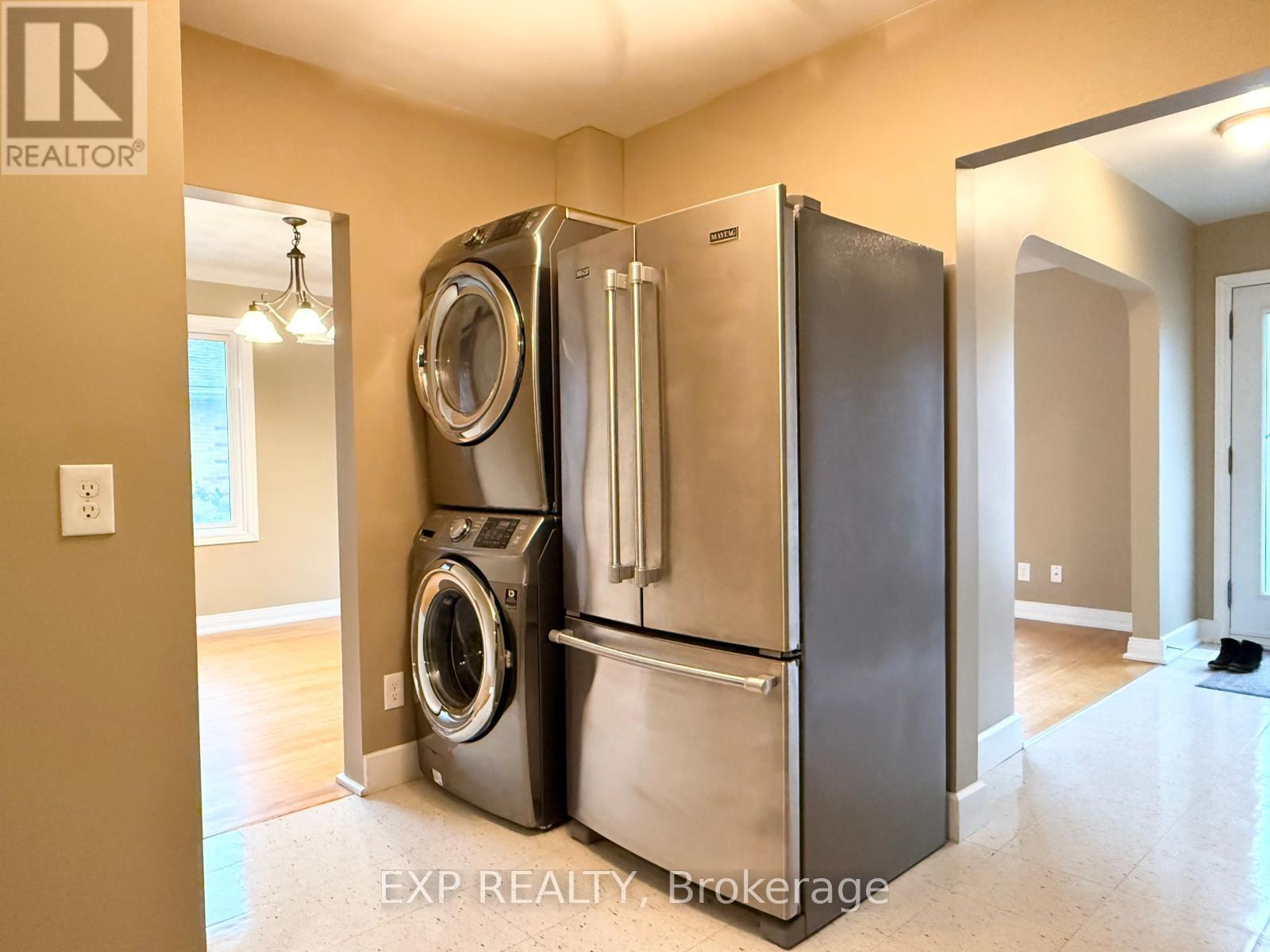 Unit A - 837 Blair Road, Ottawa, Ontario  K1J 7M6 - Photo 8 - X12431932