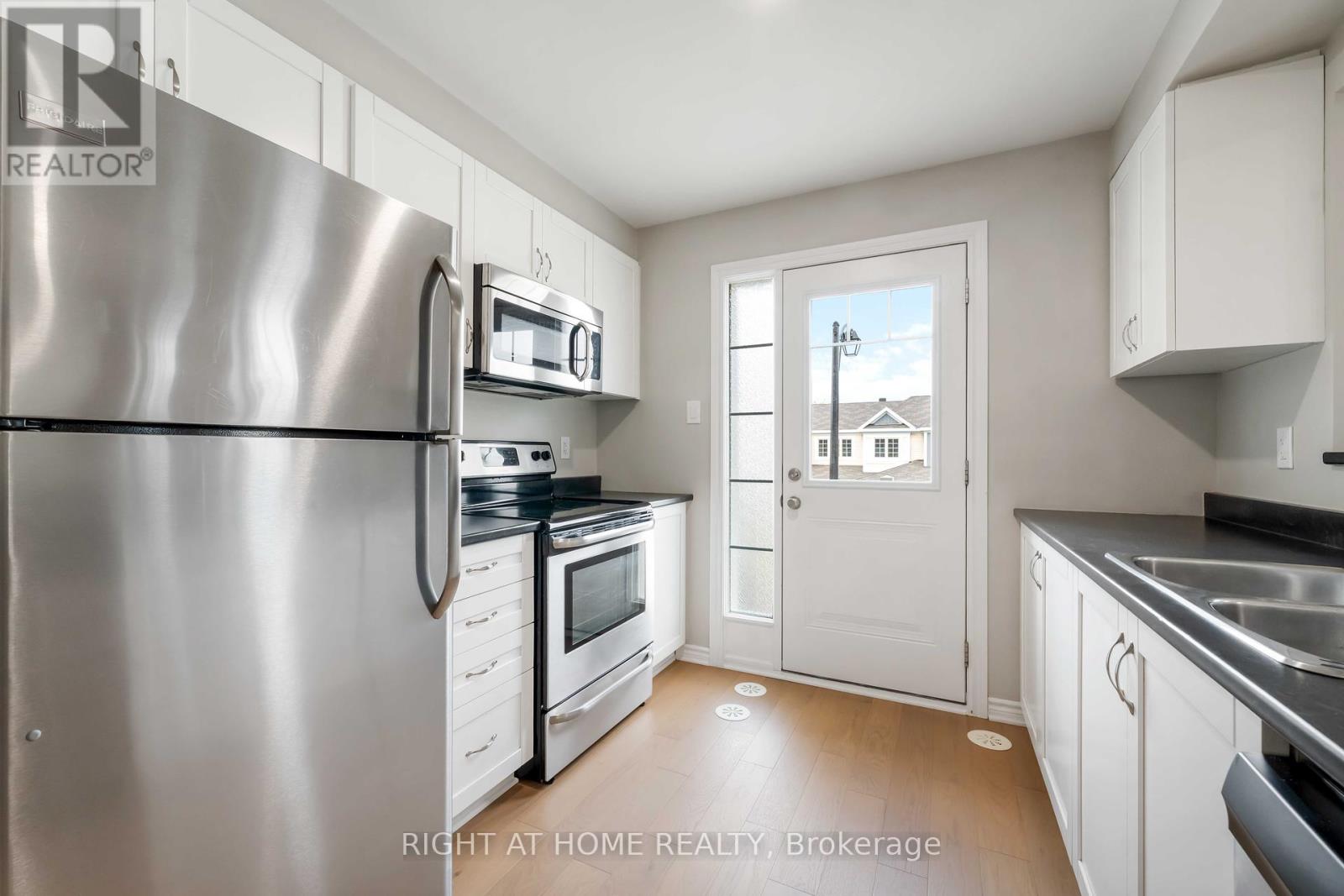 246 Cayman Road, Ottawa, Ontario  K2S 0N8 - Photo 14 - X12431976