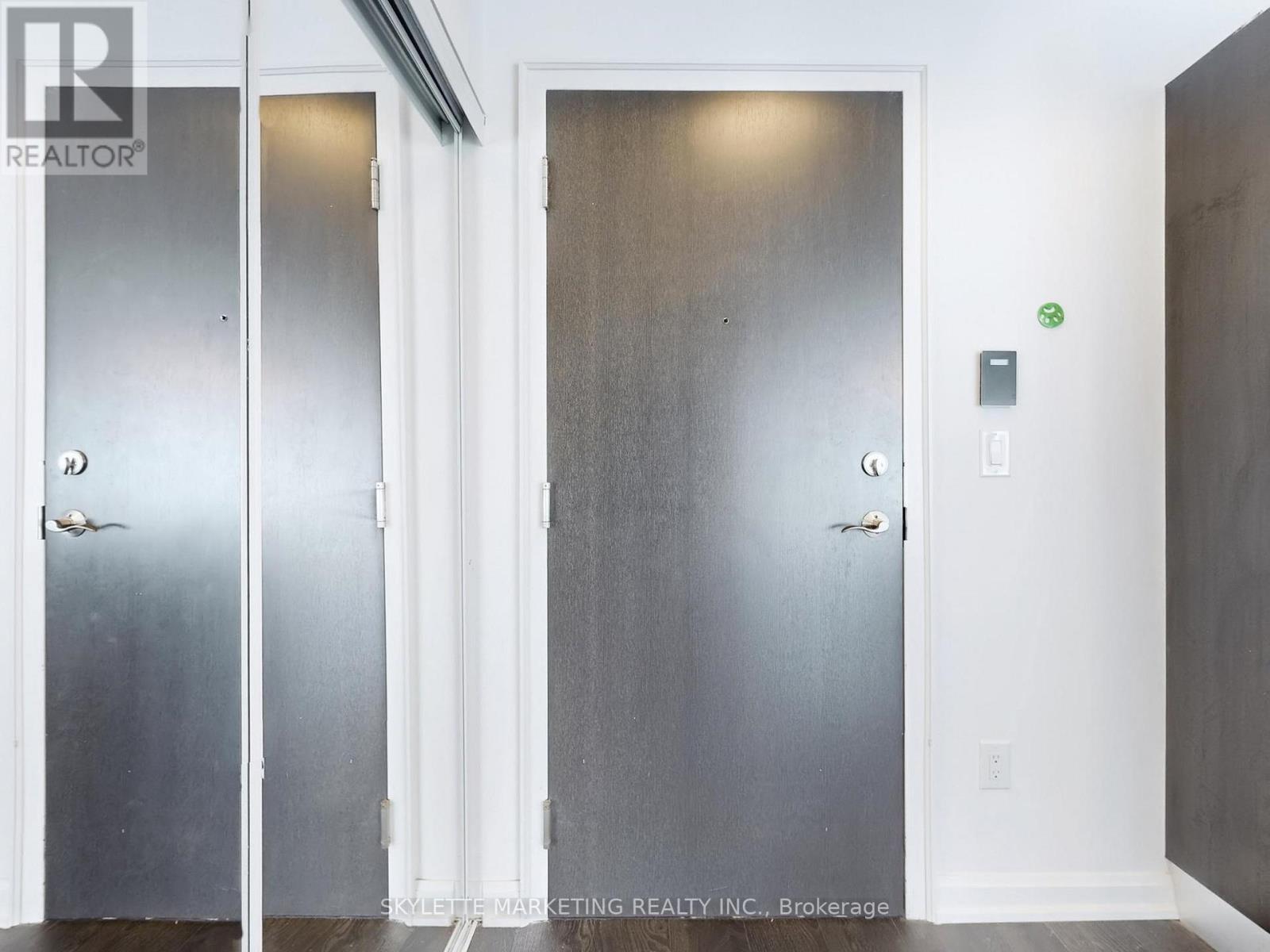 1801 - 9 Bogert Avenue, Toronto, Ontario  M2N 0H3 - Photo 16 - C12429181