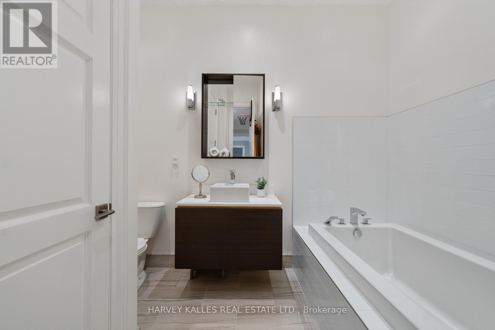 1717b Bathurst Street, Toronto, Ontario  M5P 3K4 - Photo 37 - C12431757