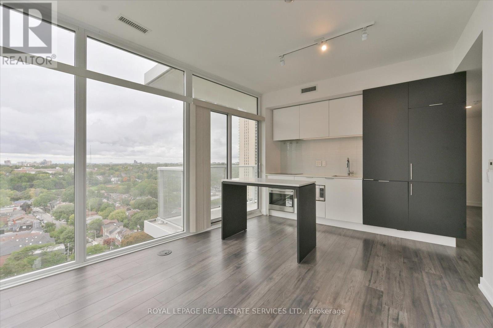 1310 - 33 Helendale Avenue, Toronto, Ontario  M4R 1C5 - Photo 10 - C12431785