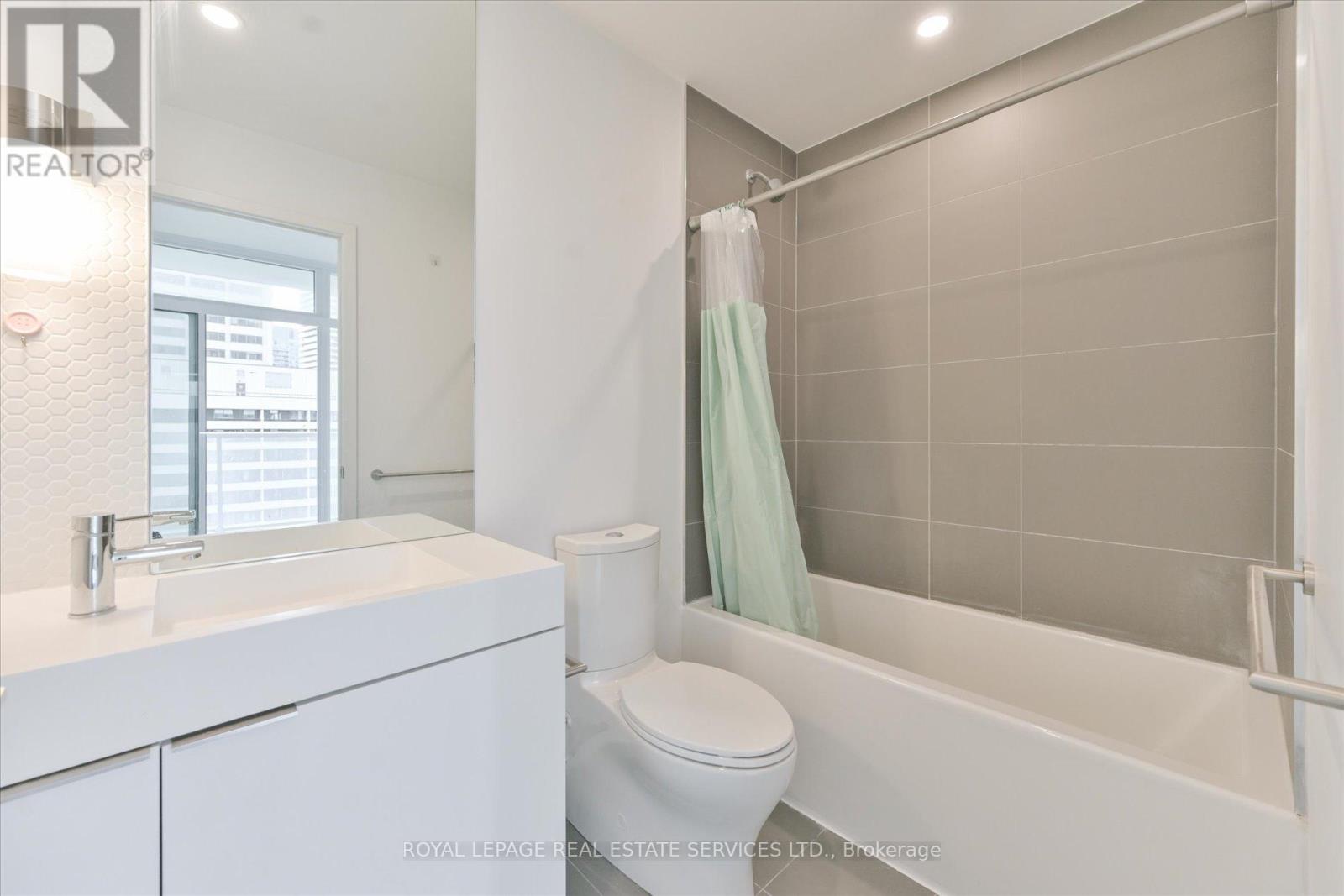 1310 - 33 Helendale Avenue, Toronto, Ontario  M4R 1C5 - Photo 15 - C12431785
