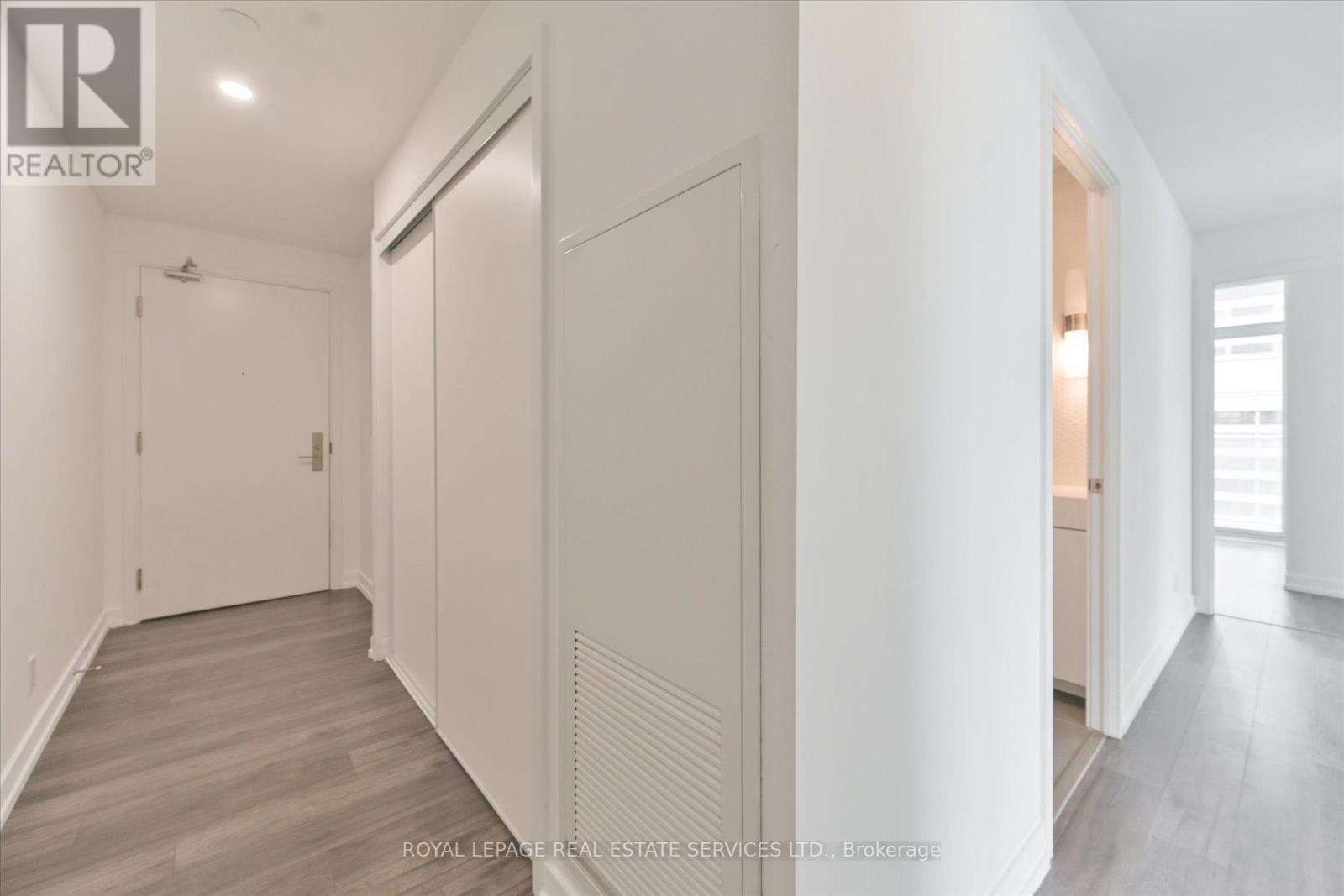1310 - 33 Helendale Avenue, Toronto, Ontario  M4R 1C5 - Photo 4 - C12431785