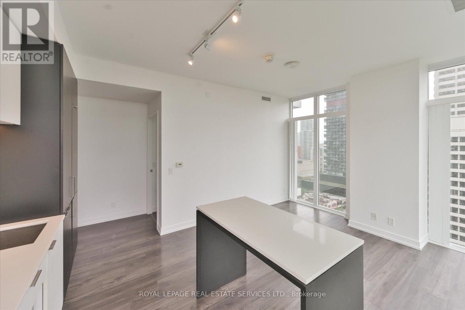 1310 - 33 Helendale Avenue, Toronto, Ontario  M4R 1C5 - Photo 8 - C12431785