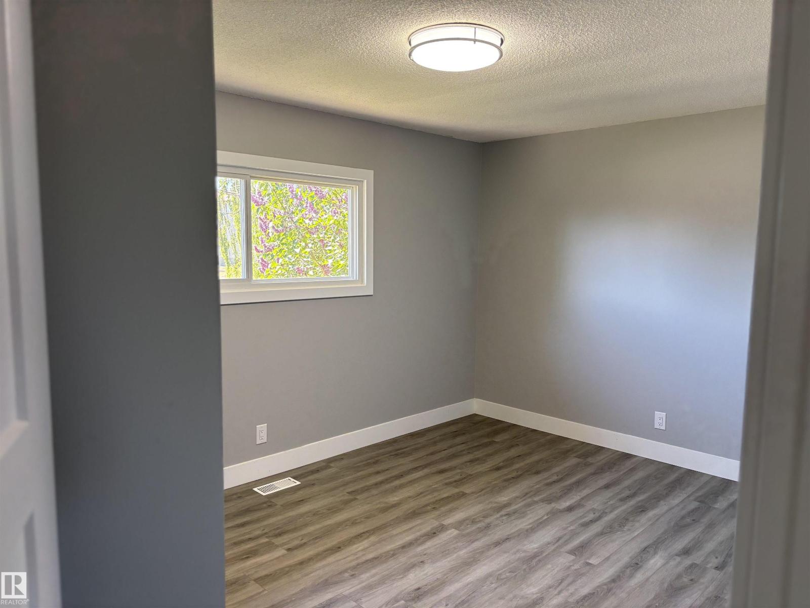 8028 134a Av Nw Nw, Edmonton, Alberta  T5C 2G9 - Photo 12 - E4459939