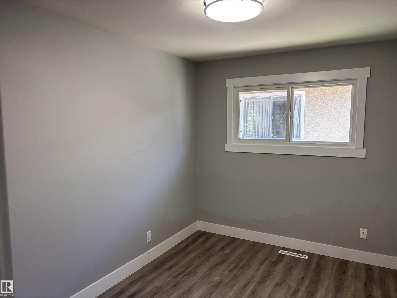 8028 134a Av Nw Nw, Edmonton, Alberta  T5C 2G9 - Photo 14 - E4459939