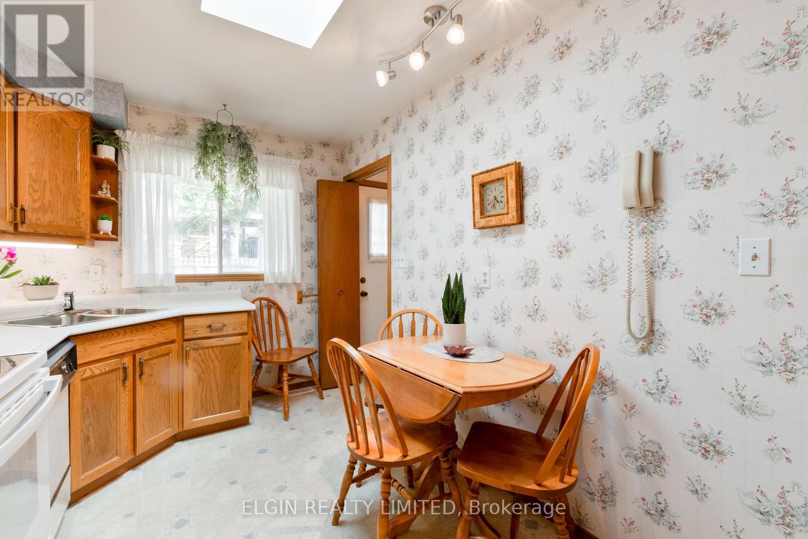 45 Bonnie Place, St. Thomas, Ontario  N5R 5W5 - Photo 11 - X12431937