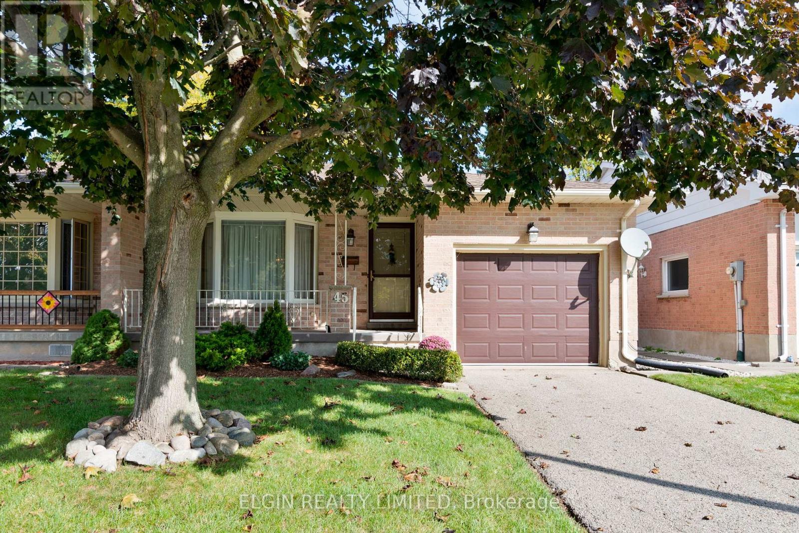 45 Bonnie Place, St. Thomas, Ontario  N5R 5W5 - Photo 3 - X12431937