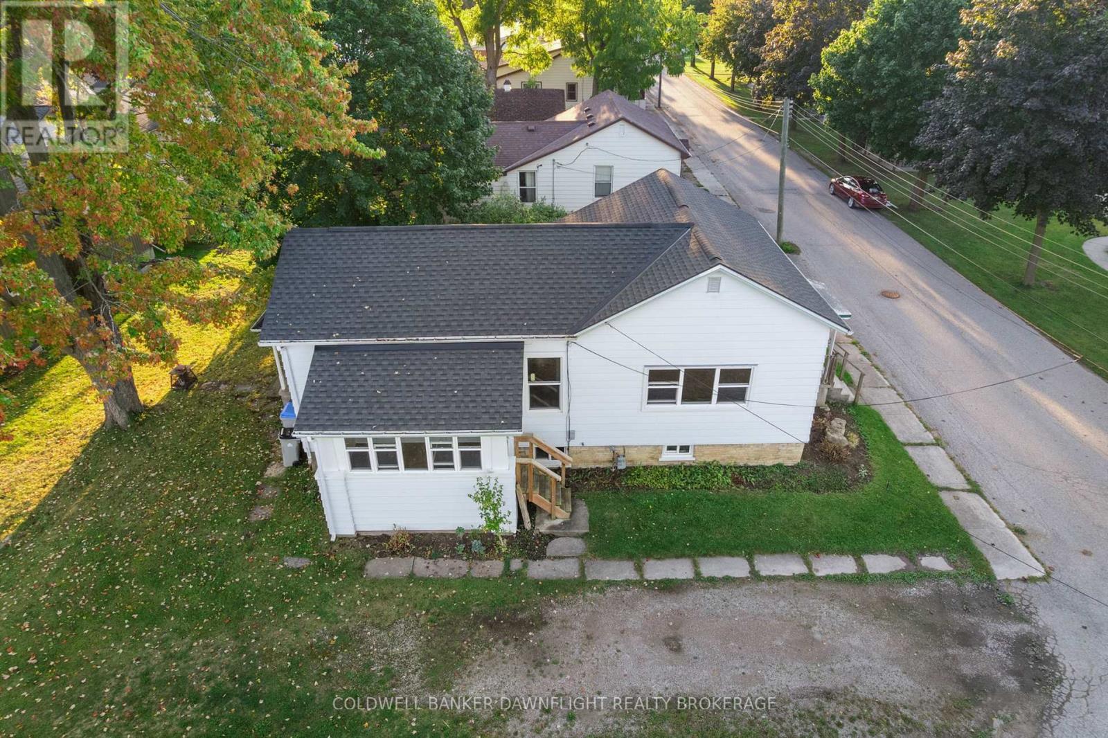 103 Park Street, South Huron, Ontario  N0M 1S2 - Photo 27 - X12431946