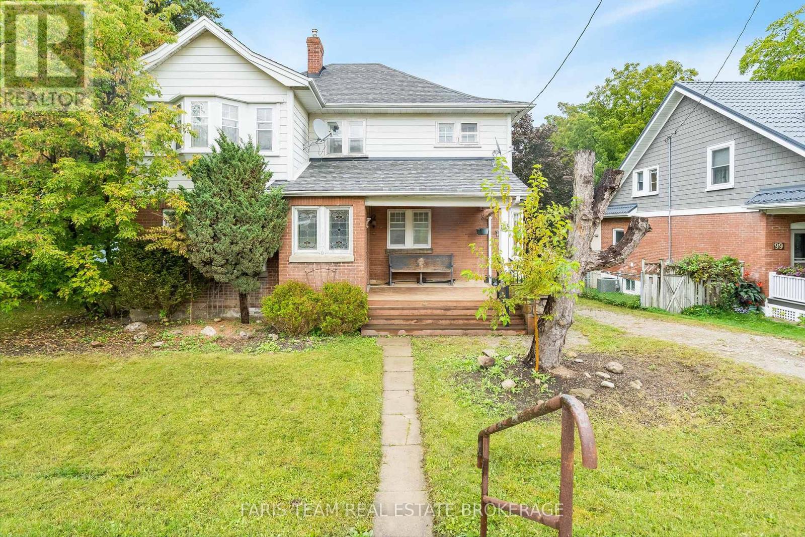 105 Barrie Street, Bradford West Gwillimbury, Ontario  L9S 2C9 - Photo 3 - N12431719