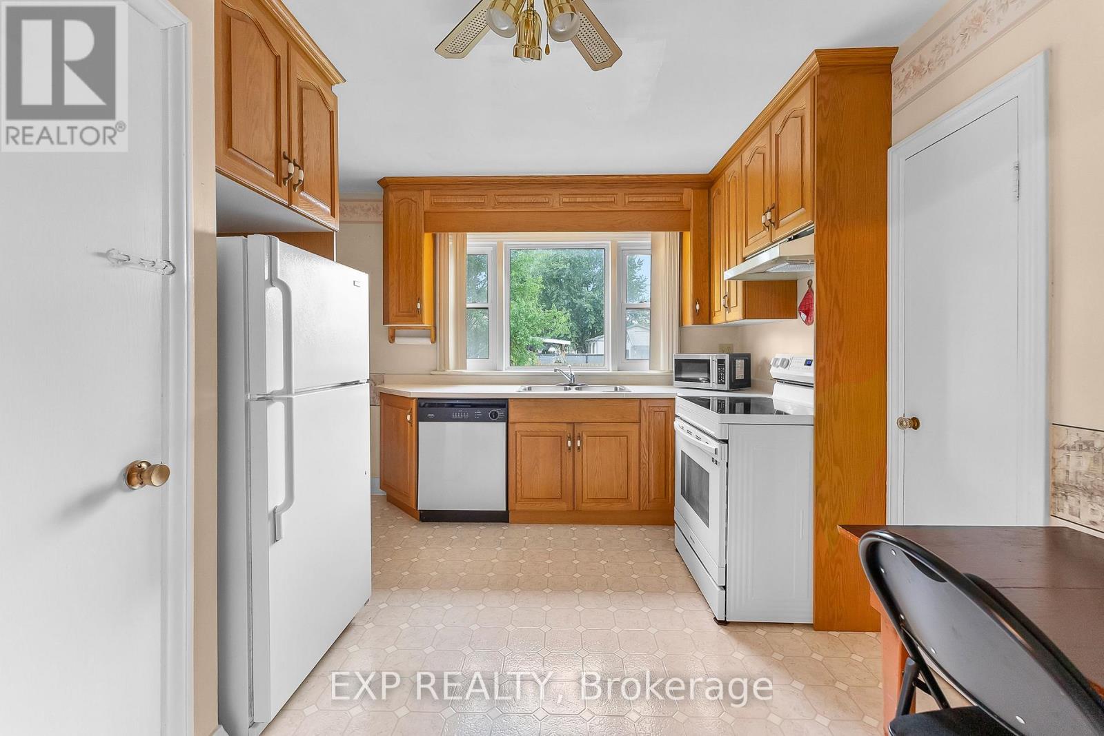 562 Broadway Street, Welland (Broadway), Ontario  L3C 5M5 - Photo 11 - X12431811