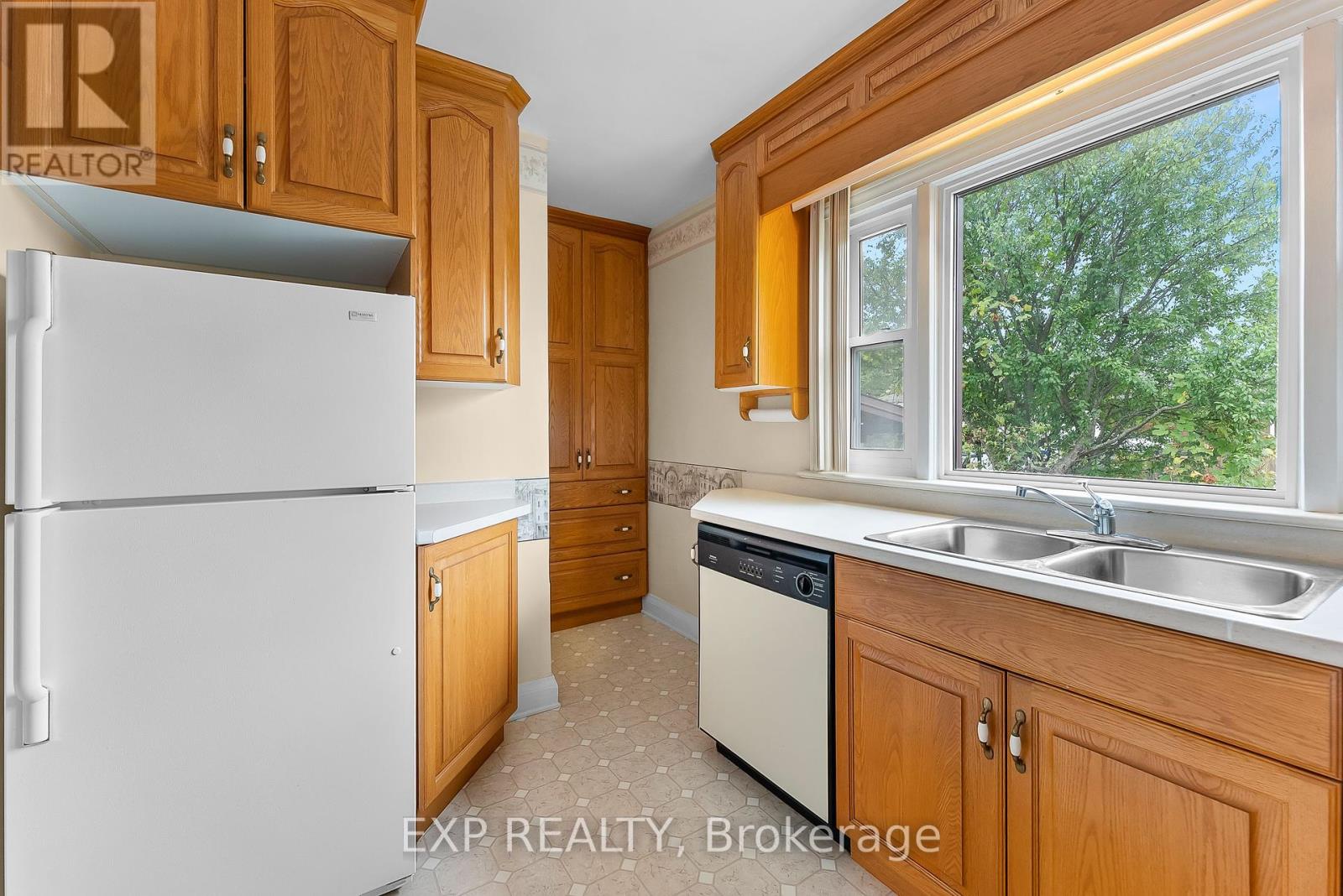 562 Broadway Street, Welland (Broadway), Ontario  L3C 5M5 - Photo 12 - X12431811