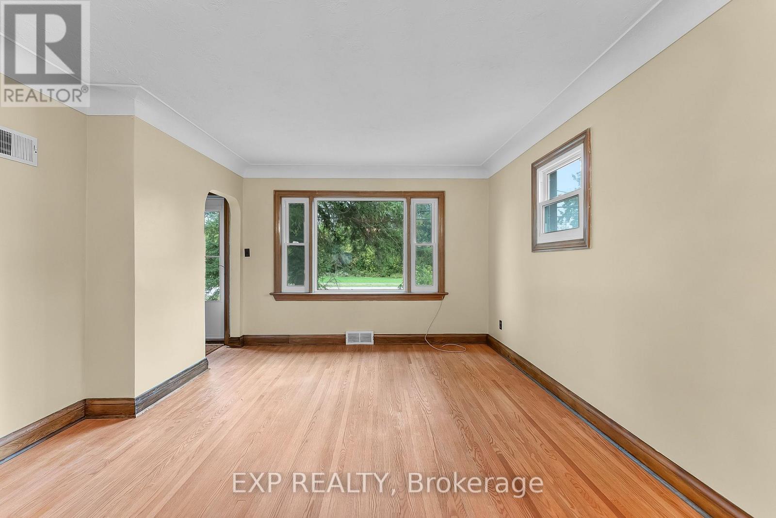 562 Broadway Street, Welland (Broadway), Ontario  L3C 5M5 - Photo 7 - X12431811