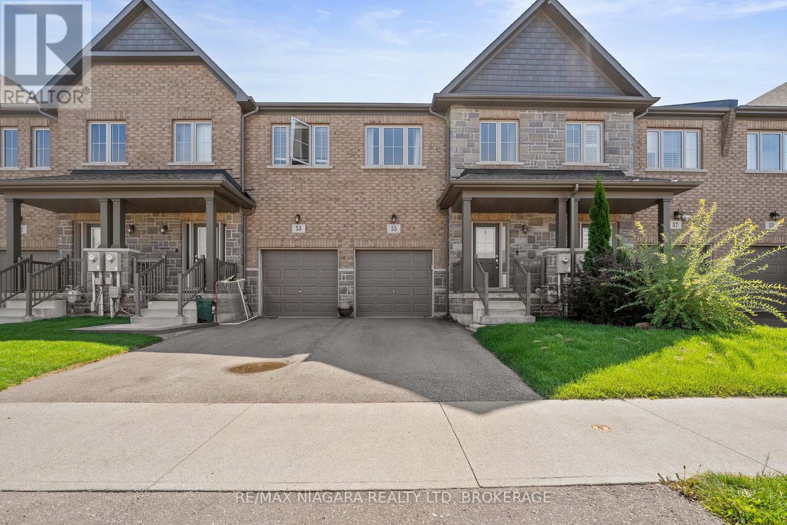 55 Sunset Way, Thorold, Ontario  L2V 0C7 - Photo 2 - X12431820
