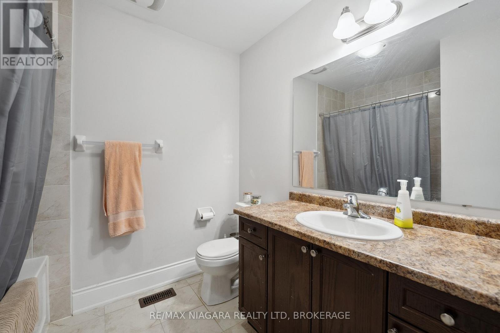 55 Sunset Way, Thorold, Ontario  L2V 0C7 - Photo 22 - X12431820