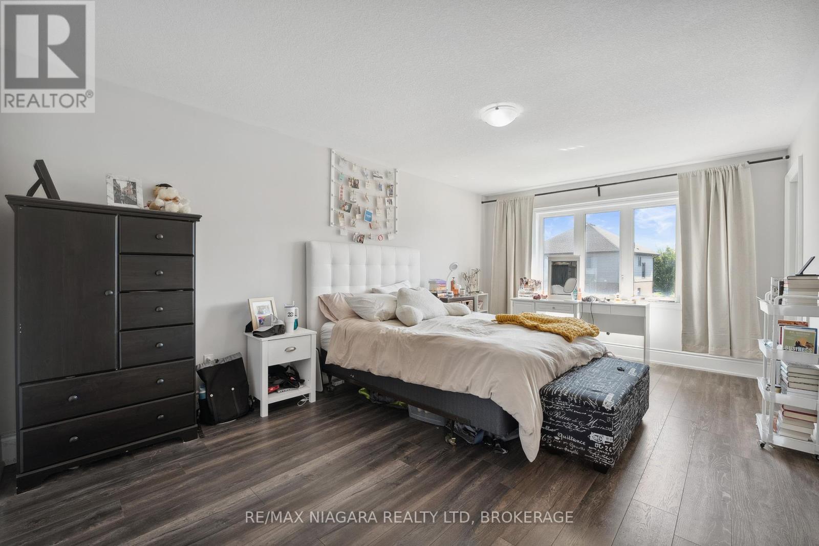 55 Sunset Way, Thorold, Ontario  L2V 0C7 - Photo 25 - X12431820
