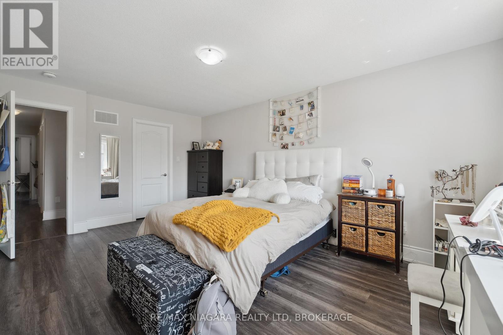 55 Sunset Way, Thorold, Ontario  L2V 0C7 - Photo 27 - X12431820