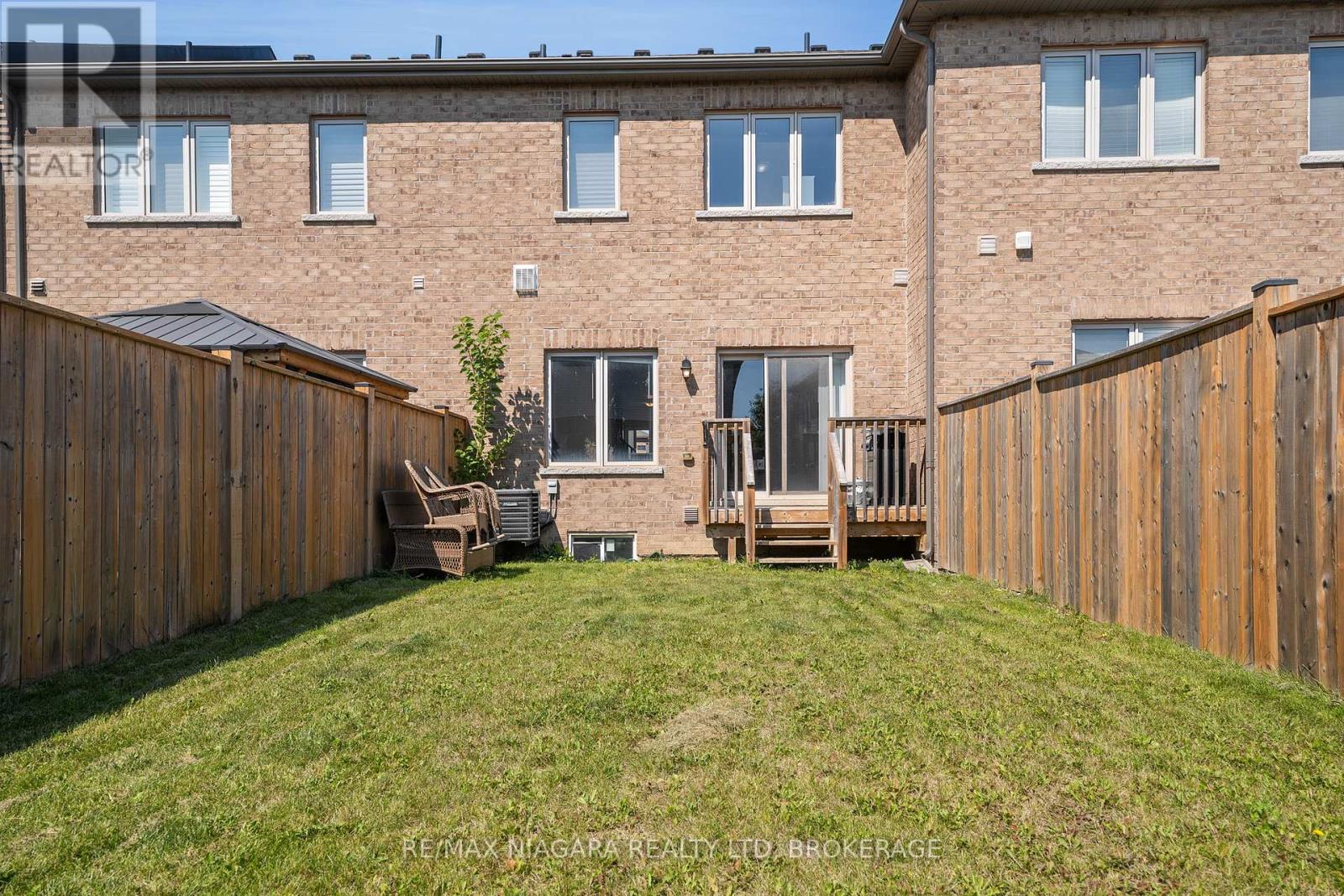 55 Sunset Way, Thorold, Ontario  L2V 0C7 - Photo 31 - X12431820