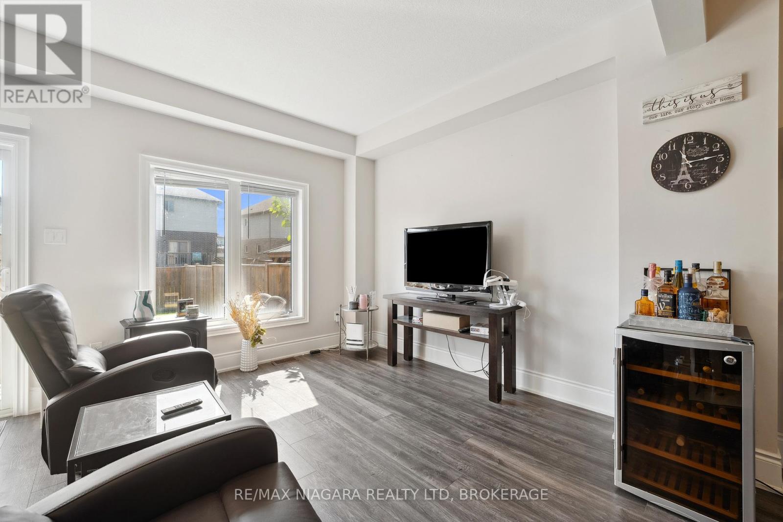 55 Sunset Way, Thorold, Ontario  L2V 0C7 - Photo 7 - X12431820