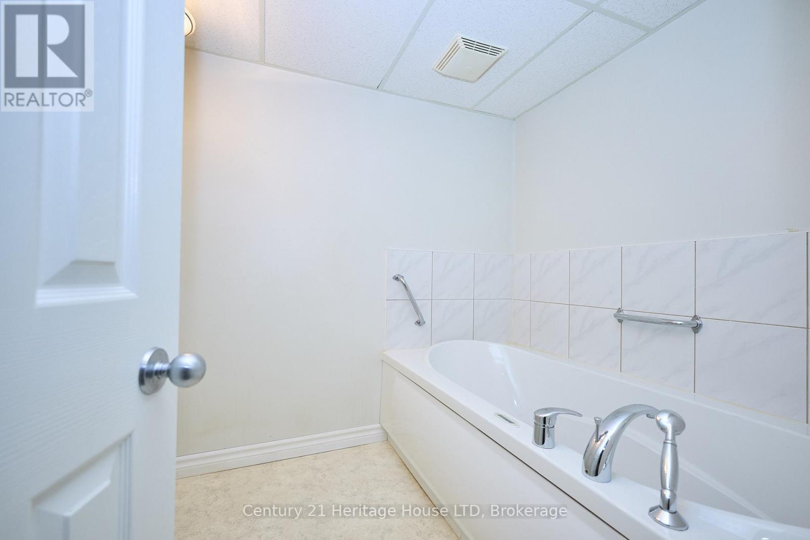 18 Princeway Drive, St. Catharines, Ontario  L2N 2X6 - Photo 26 - X12431829