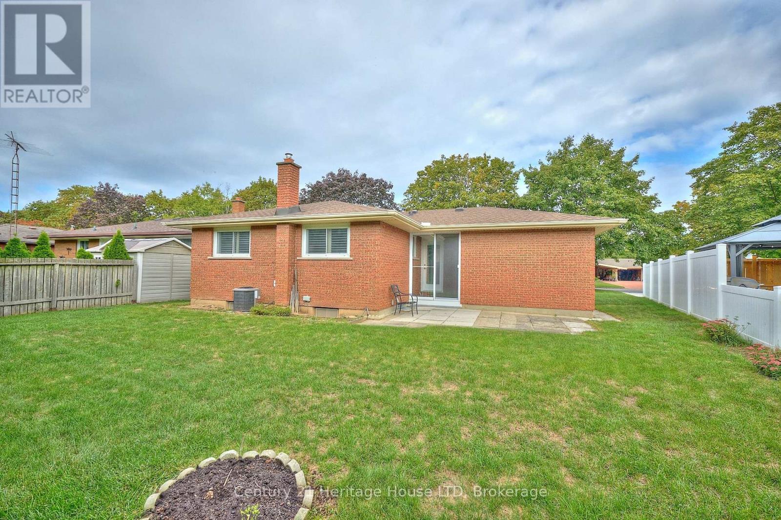 18 Princeway Drive, St. Catharines, Ontario  L2N 2X6 - Photo 32 - X12431829