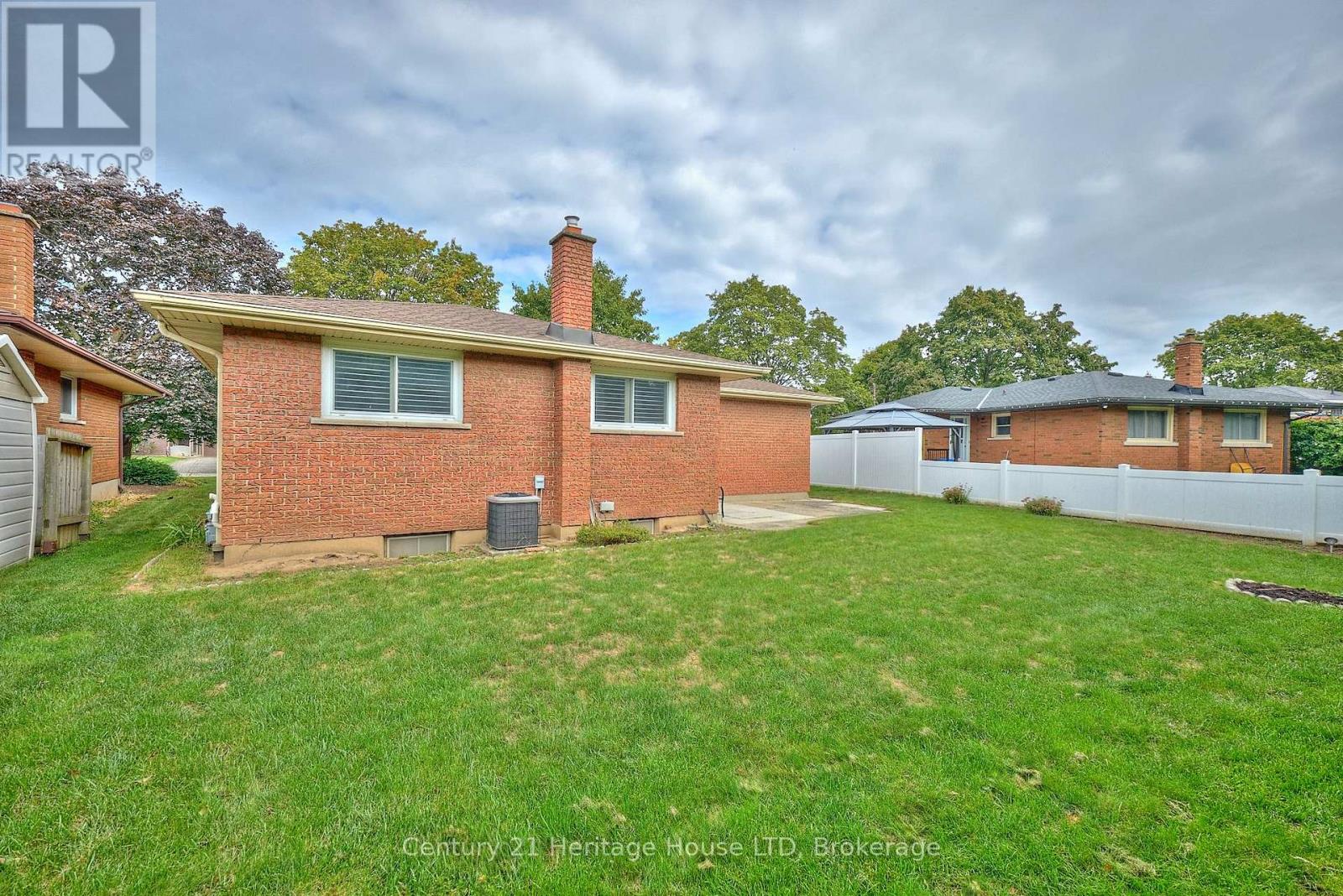 18 Princeway Drive, St. Catharines, Ontario  L2N 2X6 - Photo 33 - X12431829