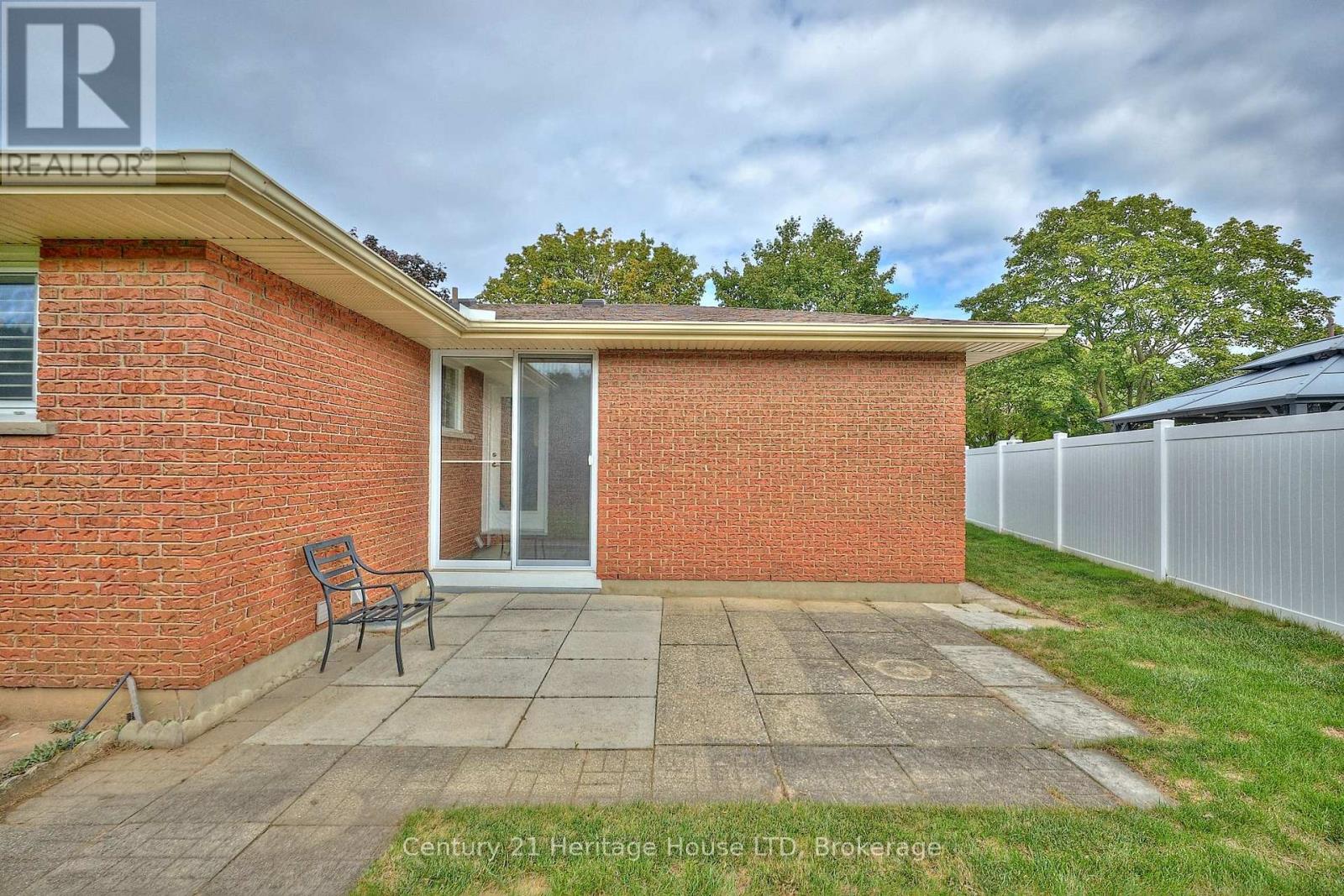 18 Princeway Drive, St. Catharines, Ontario  L2N 2X6 - Photo 35 - X12431829