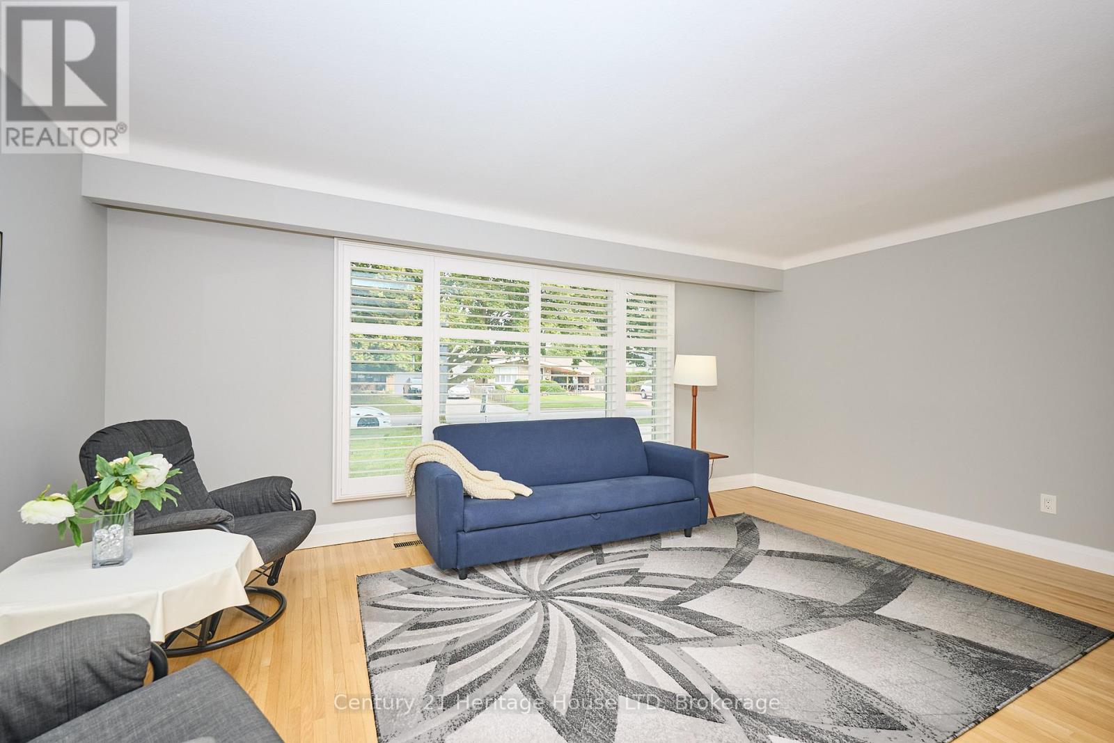 18 Princeway Drive, St. Catharines, Ontario  L2N 2X6 - Photo 5 - X12431829
