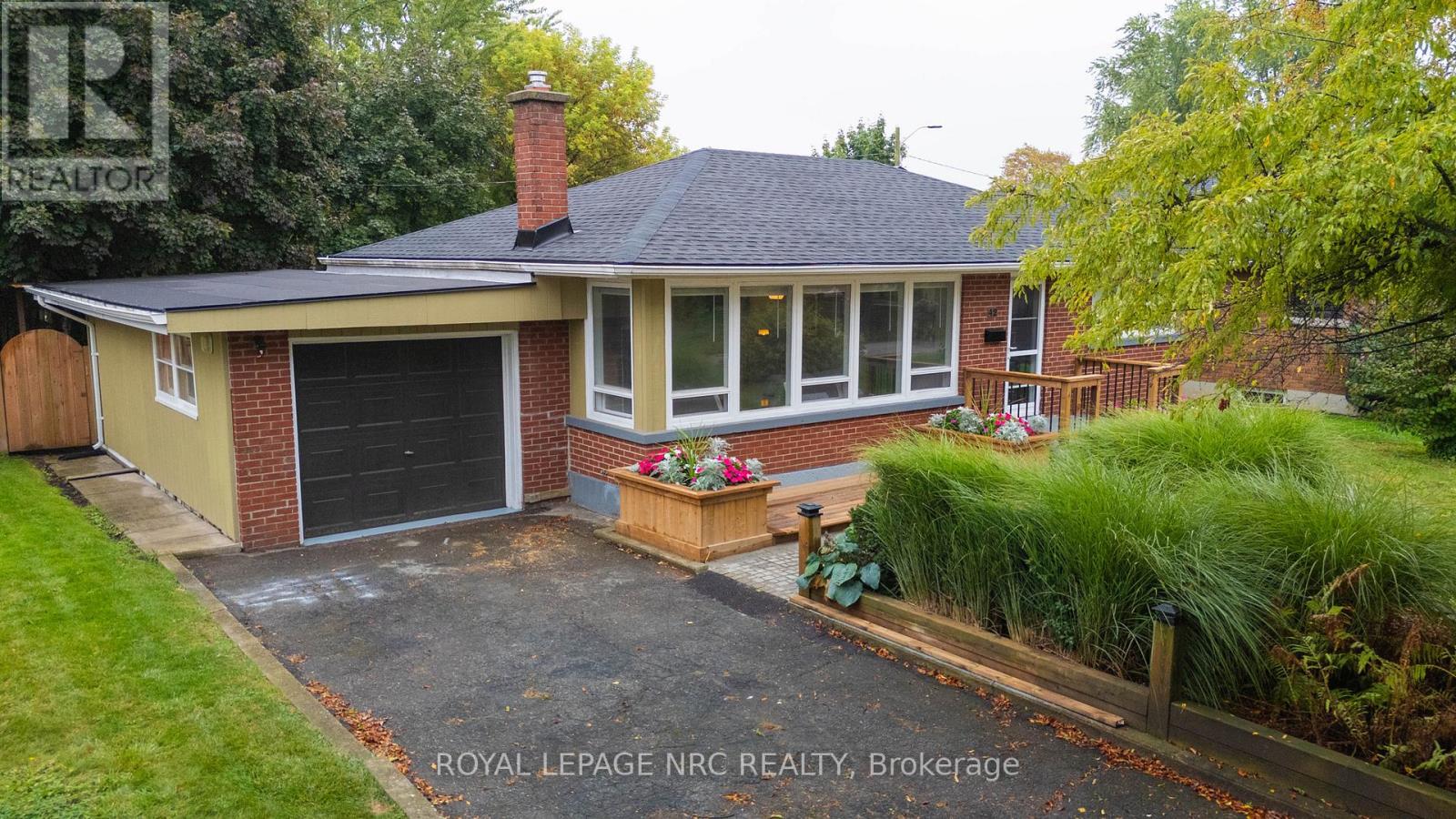 42 Linwood Drive, Welland, Ontario  L3C 2B6 - Photo 1 - X12431848