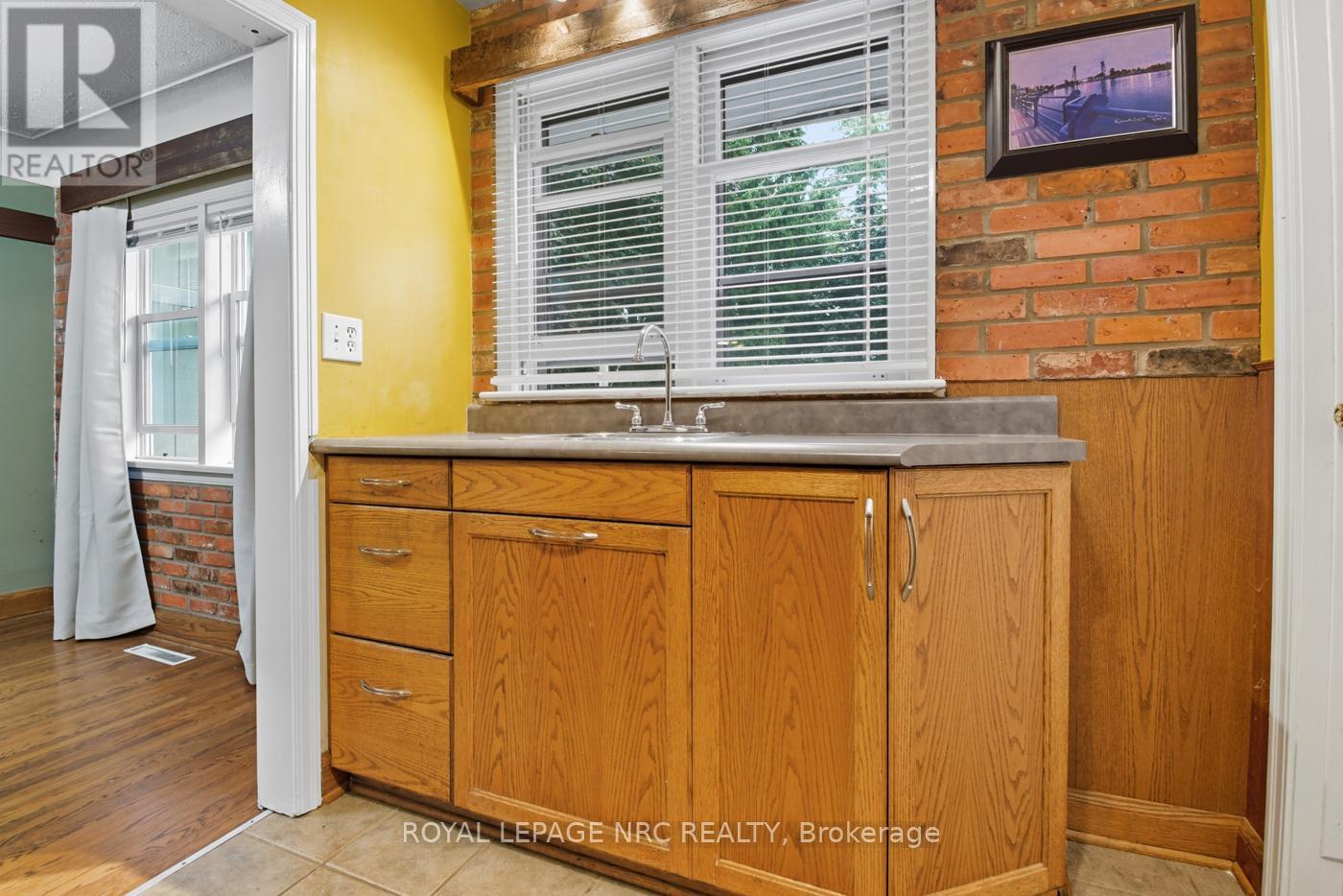 42 Linwood Drive, Welland, Ontario  L3C 2B6 - Photo 10 - X12431848