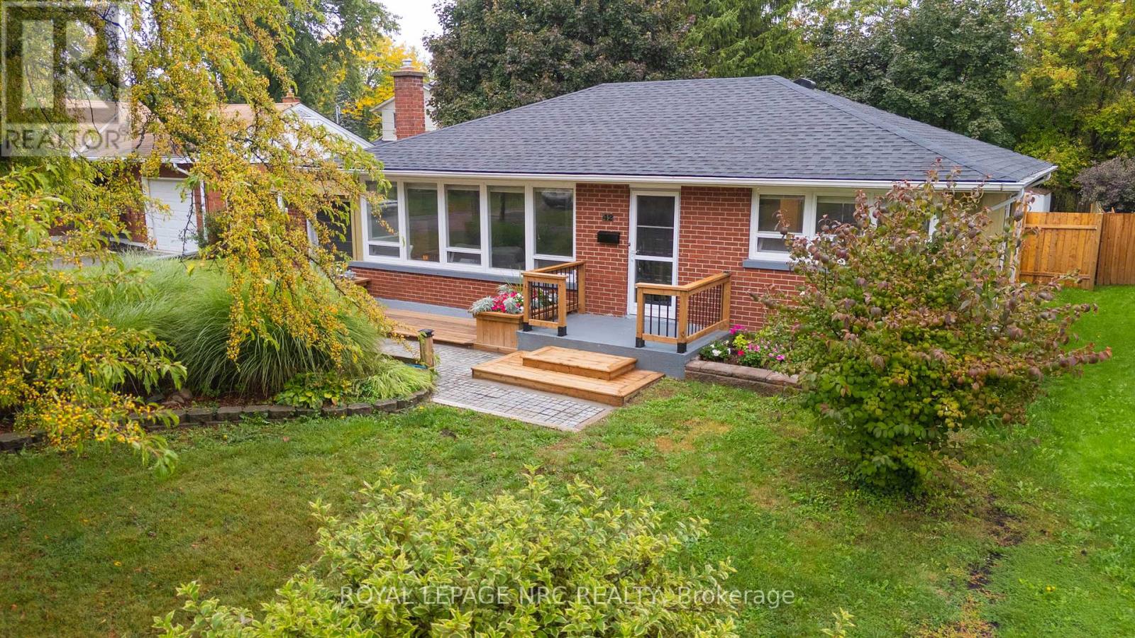42 Linwood Drive, Welland, Ontario  L3C 2B6 - Photo 2 - X12431848