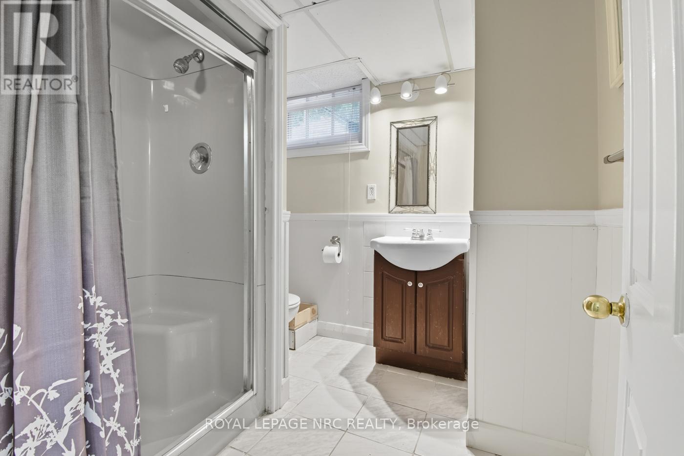 42 Linwood Drive, Welland, Ontario  L3C 2B6 - Photo 20 - X12431848