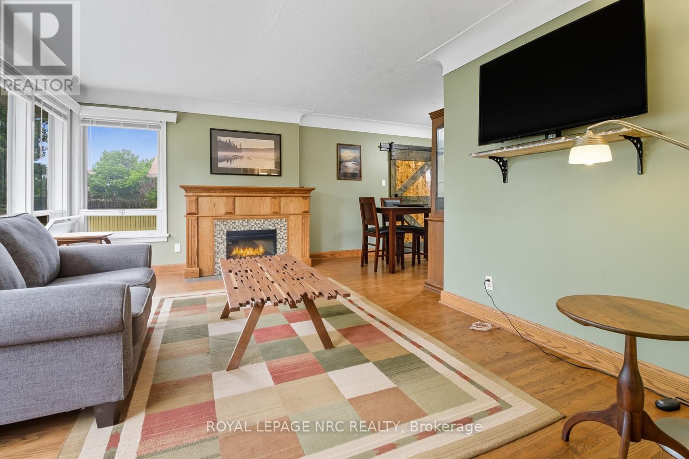 42 Linwood Drive, Welland, Ontario  L3C 2B6 - Photo 4 - X12431848