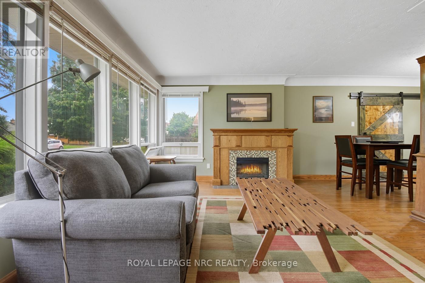 42 Linwood Drive, Welland, Ontario  L3C 2B6 - Photo 5 - X12431848
