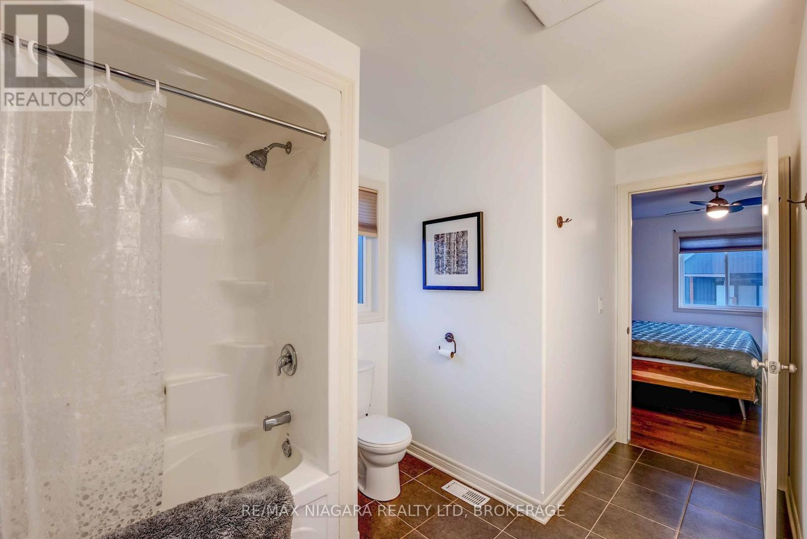 22 Henley Court, Welland (Dain City), Ontario  L3B 6E8 - Photo 14 - X12431871