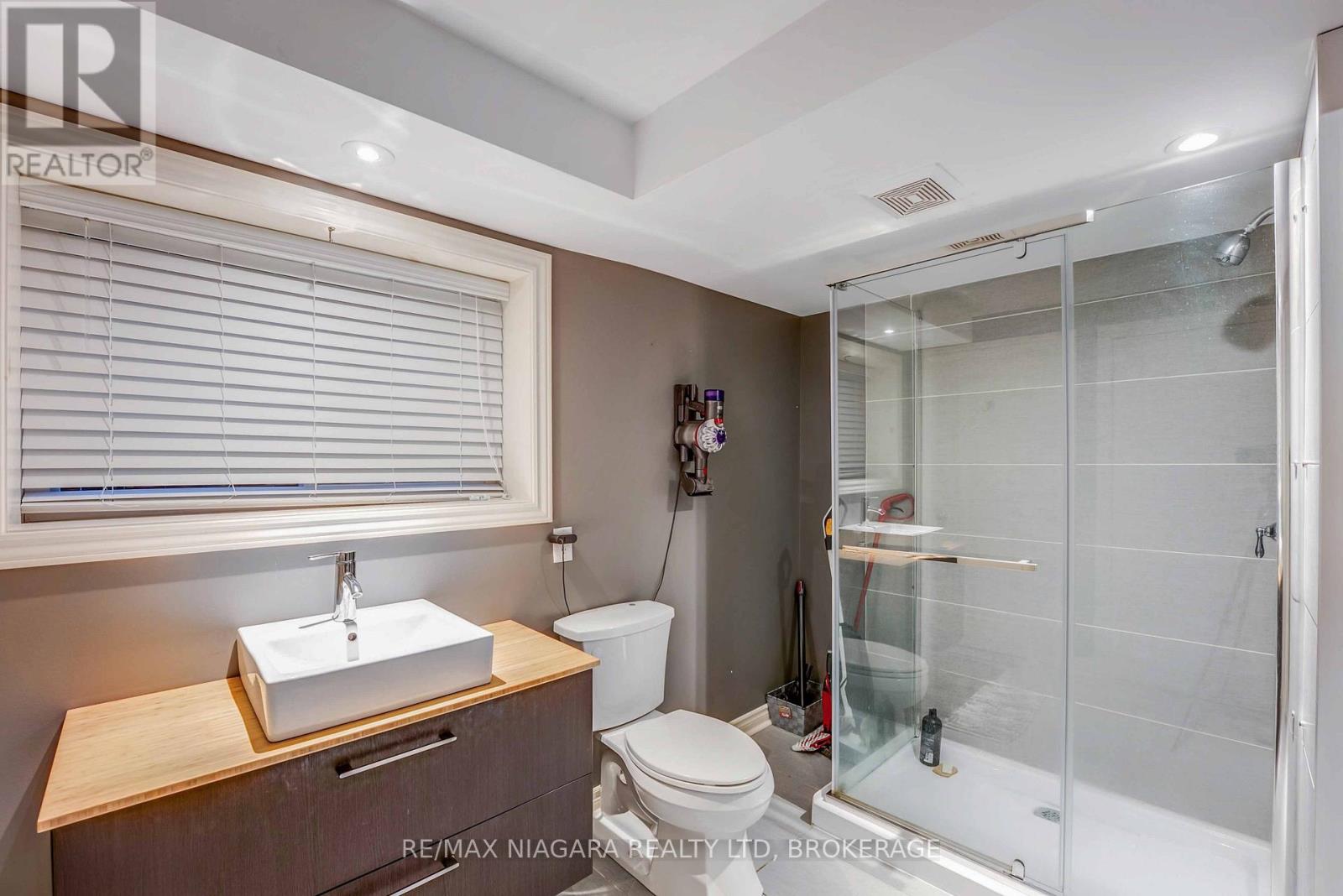 22 Henley Court, Welland (Dain City), Ontario  L3B 6E8 - Photo 25 - X12431871