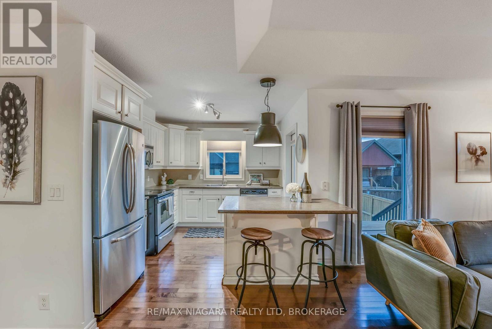 22 Henley Court, Welland (Dain City), Ontario  L3B 6E8 - Photo 7 - X12431871