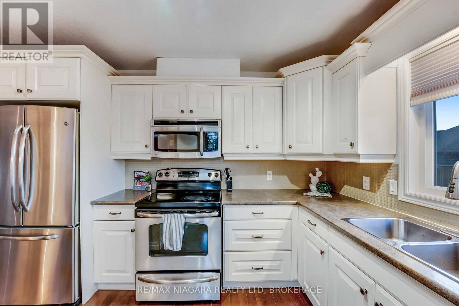 22 Henley Court, Welland (Dain City), Ontario  L3B 6E8 - Photo 8 - X12431871