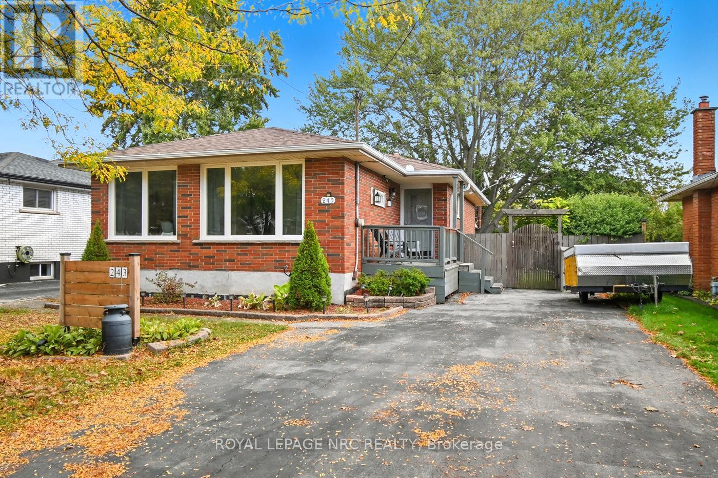243 Gross Avenue, Welland (Broadway), Ontario  L3C 2V1 - Photo 1 - X12431878