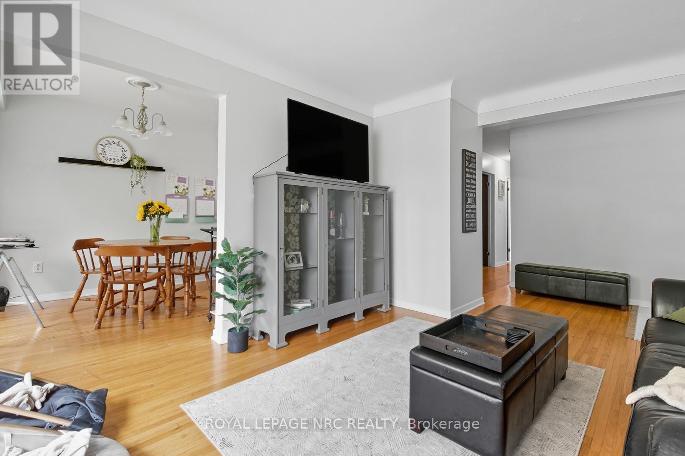 243 Gross Avenue, Welland (Broadway), Ontario  L3C 2V1 - Photo 10 - X12431878