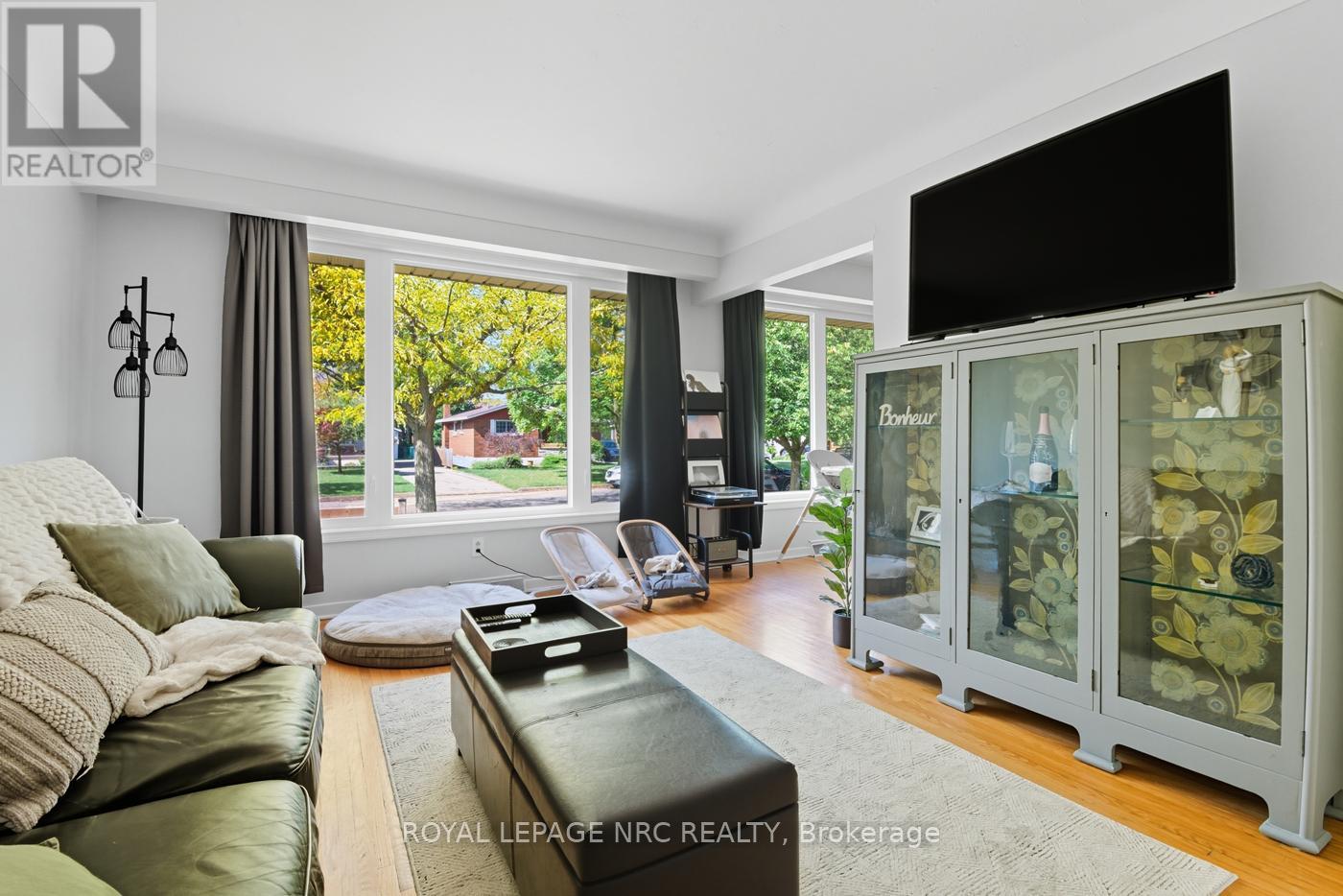 243 Gross Avenue, Welland (Broadway), Ontario  L3C 2V1 - Photo 15 - X12431878