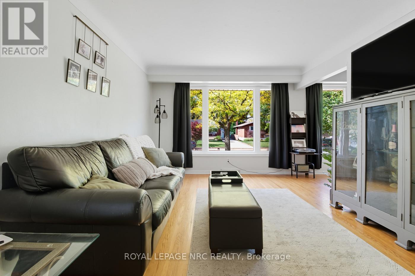 243 Gross Avenue, Welland (Broadway), Ontario  L3C 2V1 - Photo 6 - X12431878
