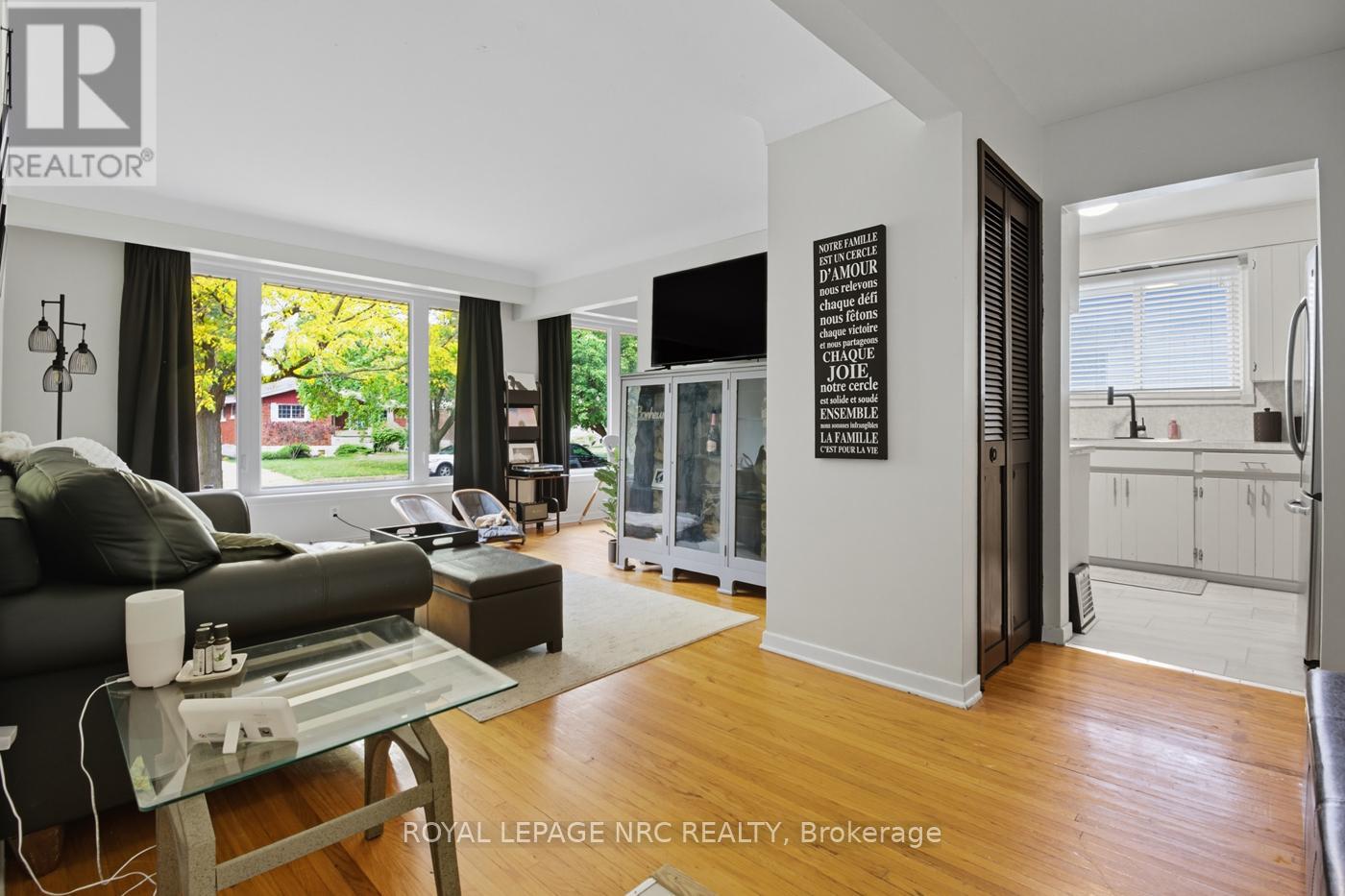 243 Gross Avenue, Welland (Broadway), Ontario  L3C 2V1 - Photo 8 - X12431878