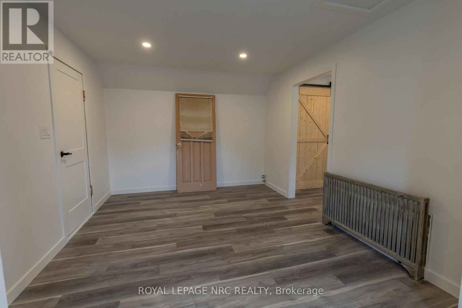 248 Bell Street, Port Colborne, Ontario  L3K 1J4 - Photo 8 - X12431907
