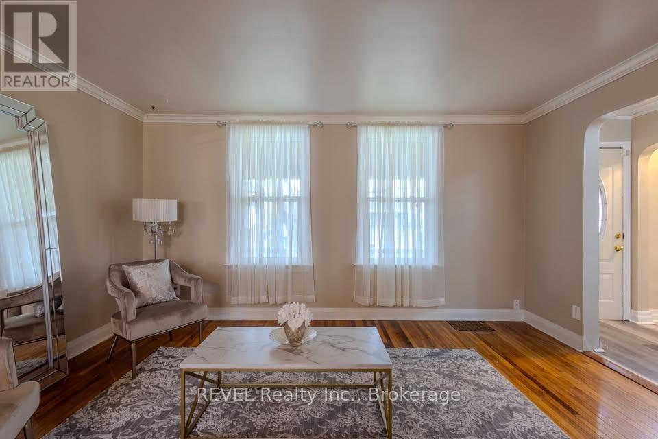 5717 Lowell Avenue, Niagara Falls (Hospital), Ontario  L2G 4E3 - Photo 5 - X12431990